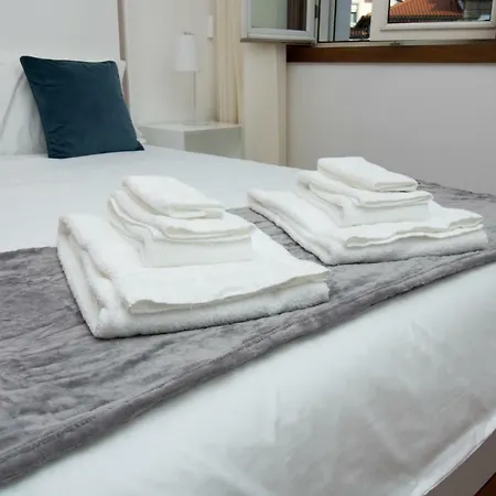 Casas Do Paco - Philosophy Apartment